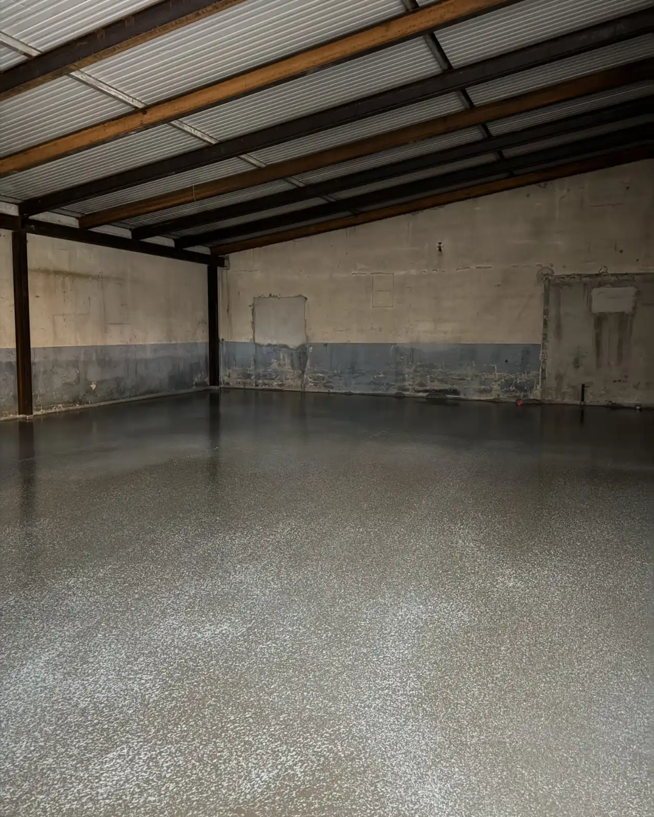 Préparation du garage avant coulage de la chape ciment C30 — La Seyne-sur-Mer (83)