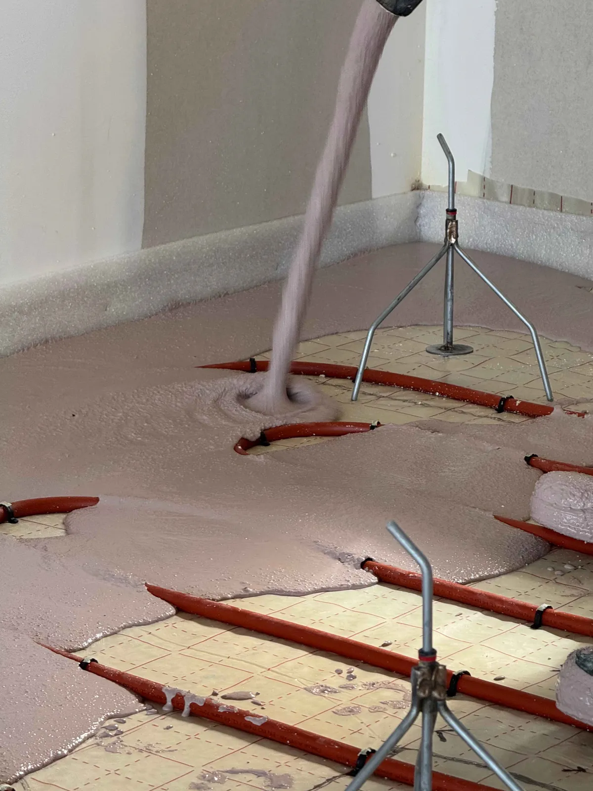 Chape anhydrite Thermio Max sur plancher chauffant hydraulique — villa vue mer, Six-Fours-les-Plages (83)
